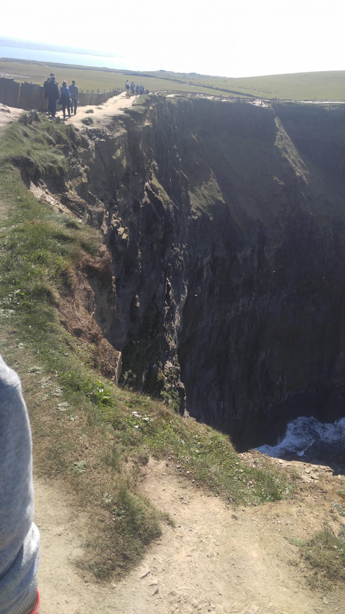 visiting cliffs of moher pathway