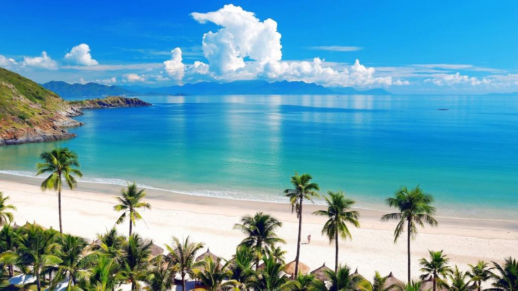Varadero Beach, Varadero, Cuba is one of the world's 50 best beaches and is available in Dune Jewelry's Sandbank.