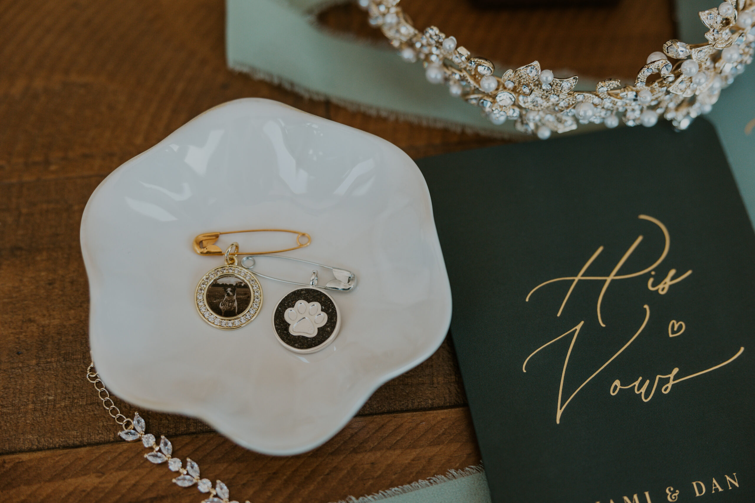 Ashes jewelry from Dune Jewelry, keep their memory close with handcrafted, personalized memorial jewelry.