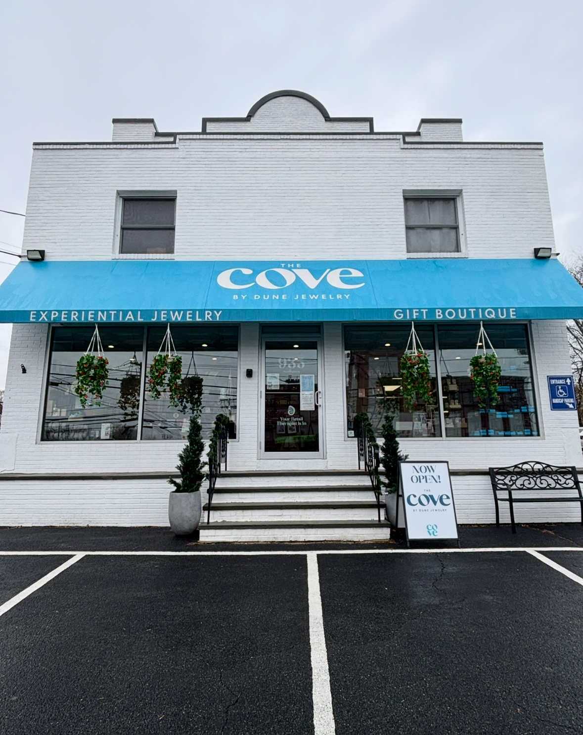 The Cove Boutique by Dune Jewelry, last minute holiday gifts near Boston Massachusetts. Jewelry in Norwood.