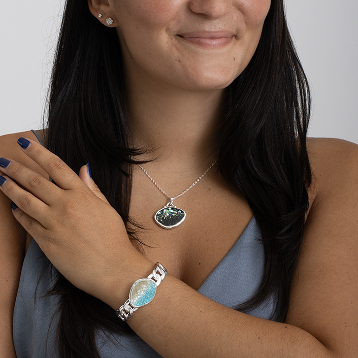 Lagoon Cuff Bracelet - Dune Silver - Mother of Pearl Gradient