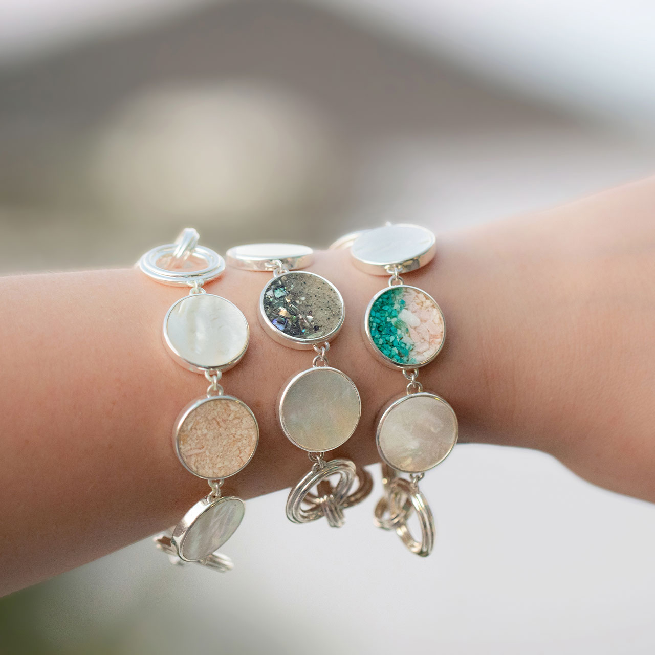 Eternity Toggle Bracelet with Mother of Pearl - Abalone Gradient